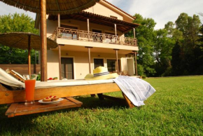 Отель Jasmin Apartments  Скиатос